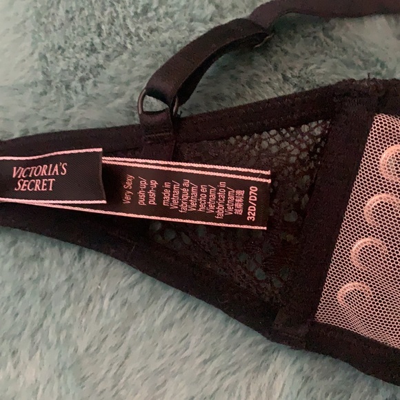Victoria’s Secret Very Sexy padded lace bra sz 32D - Picture 5 of 5